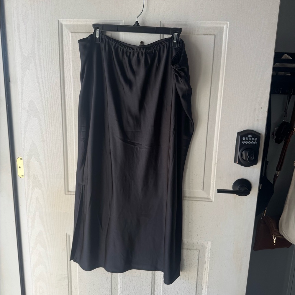 Old navy satin skirt